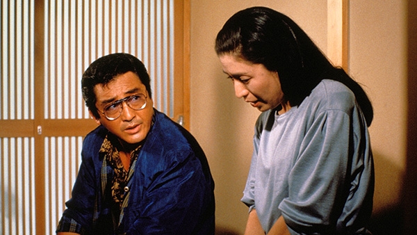 死人が夜ピアノを弾く
