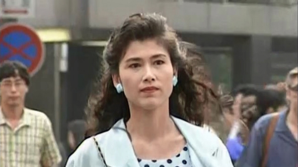 素顔を取り戻した女