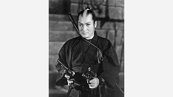 御存じ快傑黒頭巾 神出鬼没