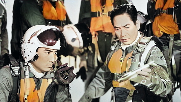 ジェット機出動 第101航空基地